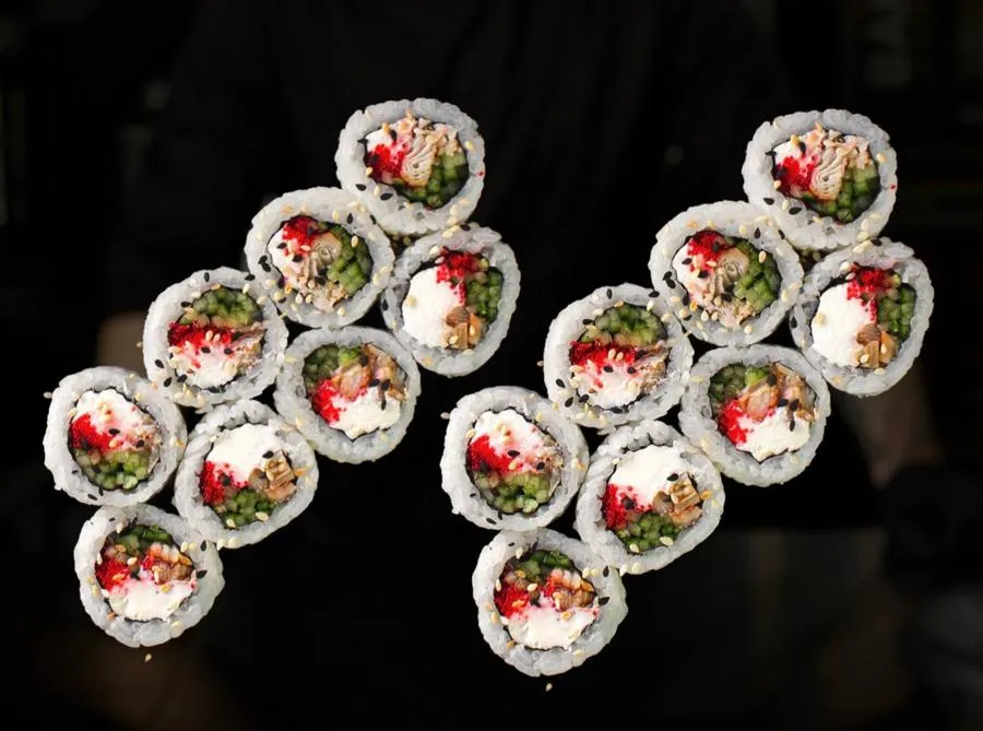 Seven ролл с угрем (16шт)